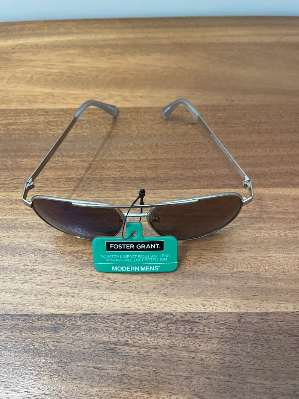 NWT Foster Grant Modern Men's Silver Aviator Sunglasses, Summer travel, beach - Picture 6 of 14